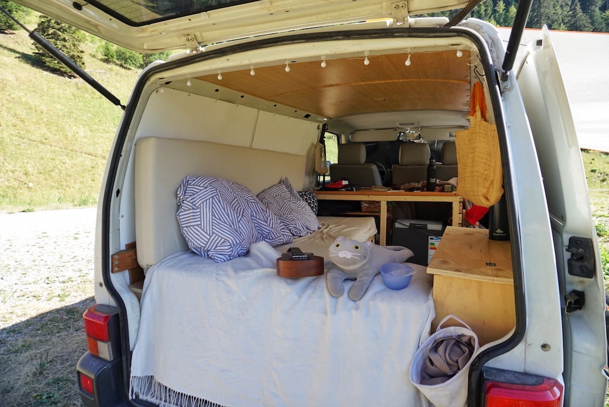 Upcycling Furnite - Build a Budget Campervan 1