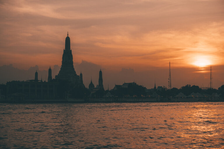 Best Place To See Wat Arun At Night, Sunset And Sunrise (+ Free Map ...