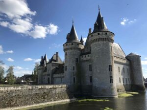 Château de Sully-sur-Loire - Offbeat Escapades -